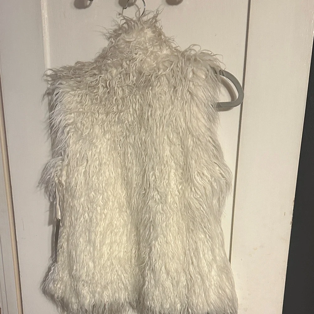 Luxurious White Faux Fur Scarf